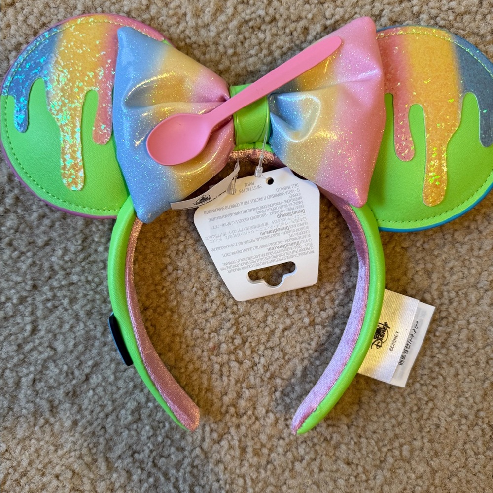 Disney Minnie Ears
Headband - Disney Eats
Shaved Ice - Picture 4 of 5